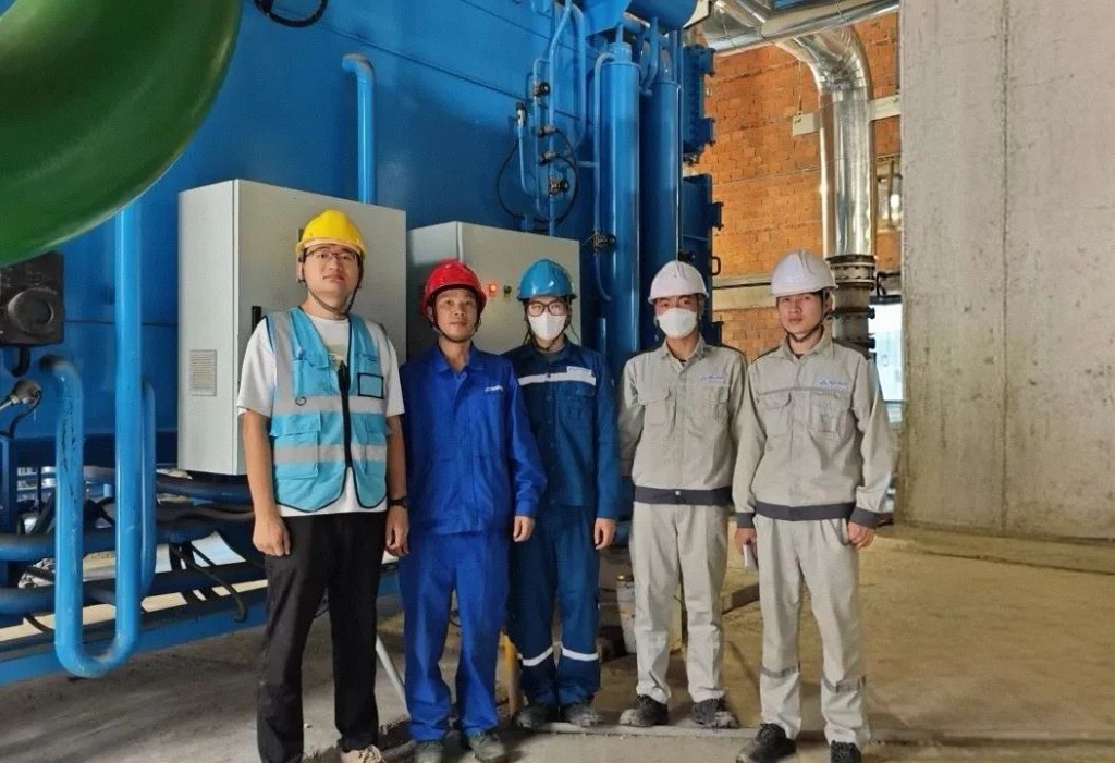 从新手村任务到副本通关：我的海外首战